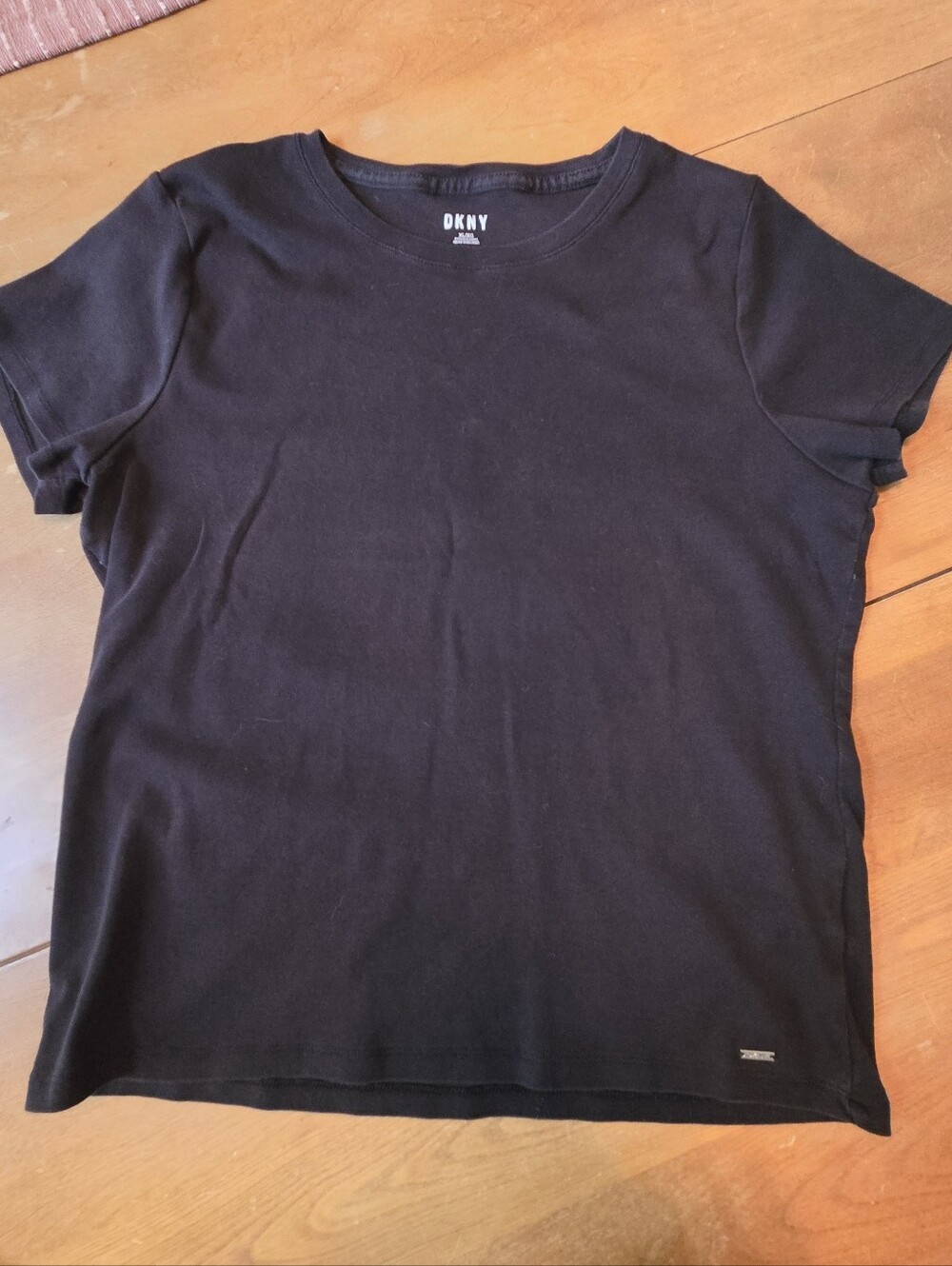DKNY Womens XL Tee Pre-owned Great Condition